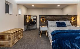 Cosy Apartment In West Bridgford, Close To Transport Links And Walking Distance To Cricket And Football